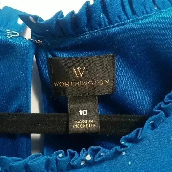 Cold shoulder dress - Picture 2 of 3